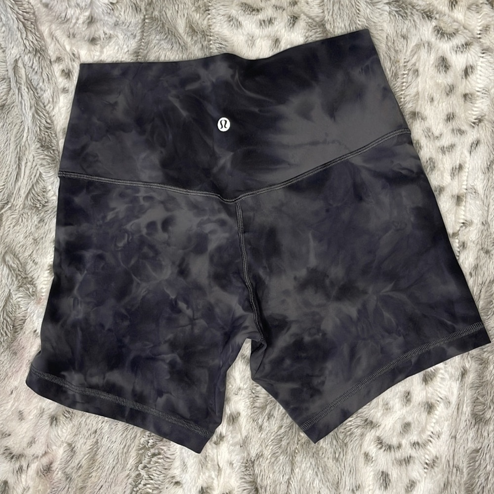 *SOLD* Lululemon align shorts